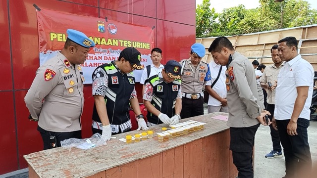 6213ce1e 6885 4f02 b4a0 dce47dba6465 Sedang